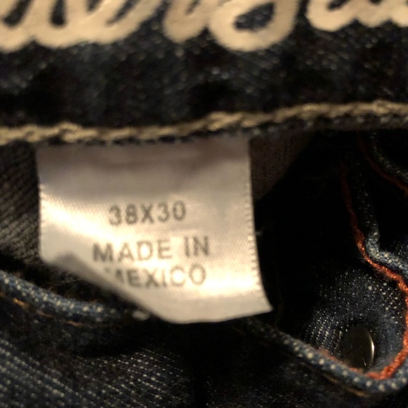 Eddie Bauer Jeans 38x30 in like new condition - Picture 3 of 3